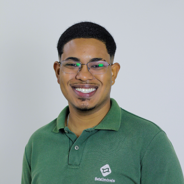 Esdras Marinho 