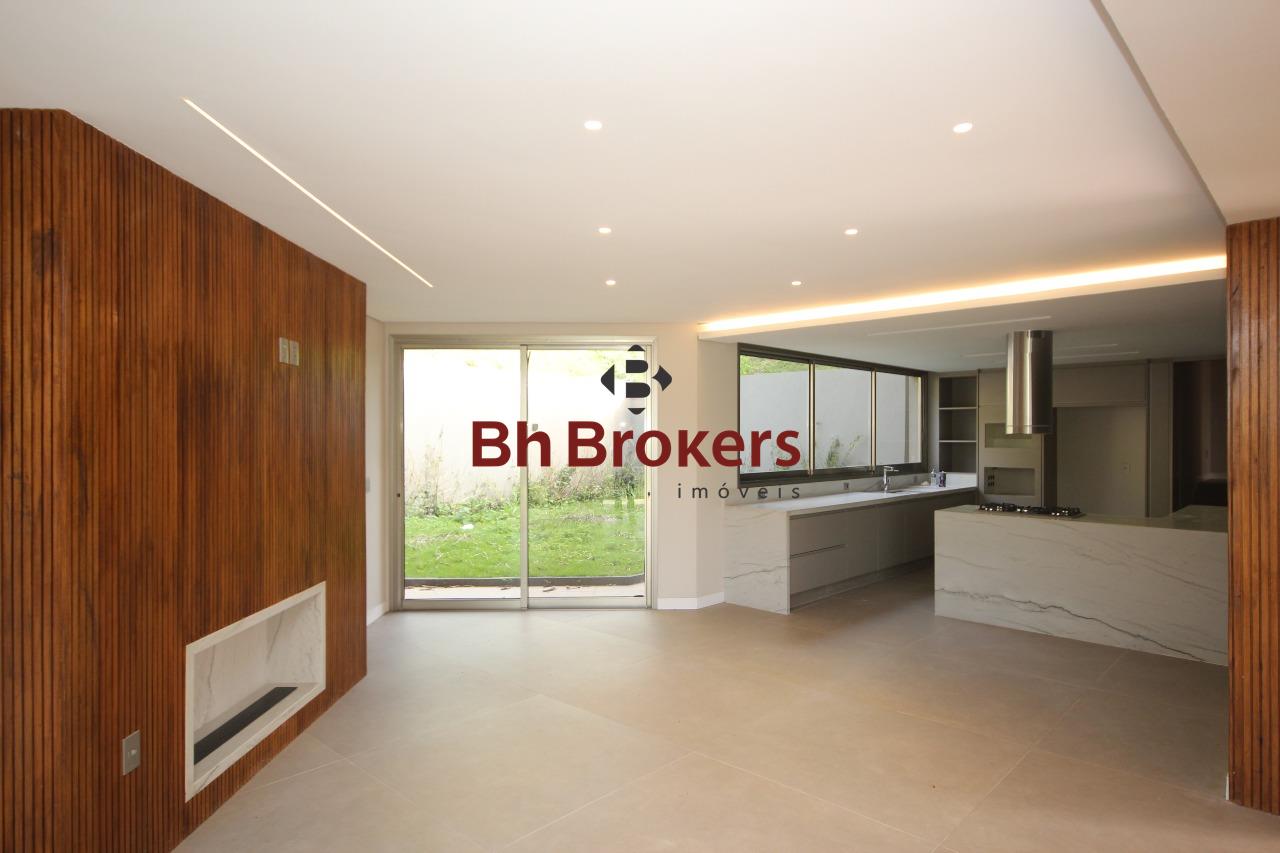 Casa em condomínio à venda no Vale dos Cristais: 