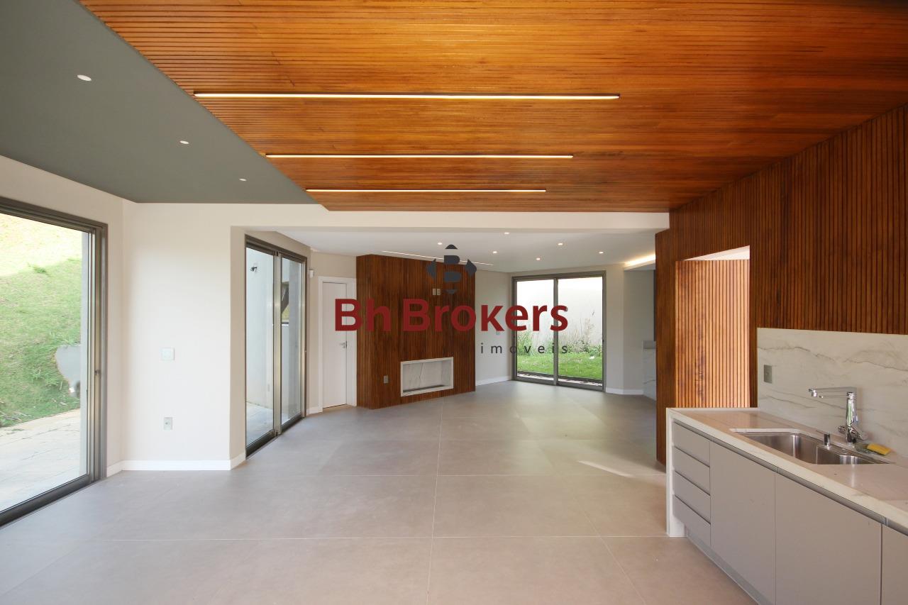 Casa em condomínio à venda no Vale dos Cristais: 