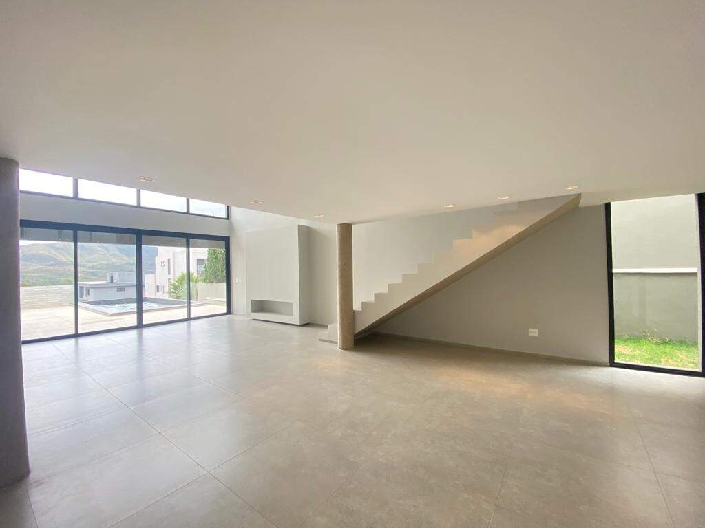 Casa em condomínio à venda no Alphaville Lagoa dos Ingleses: Sala de estar