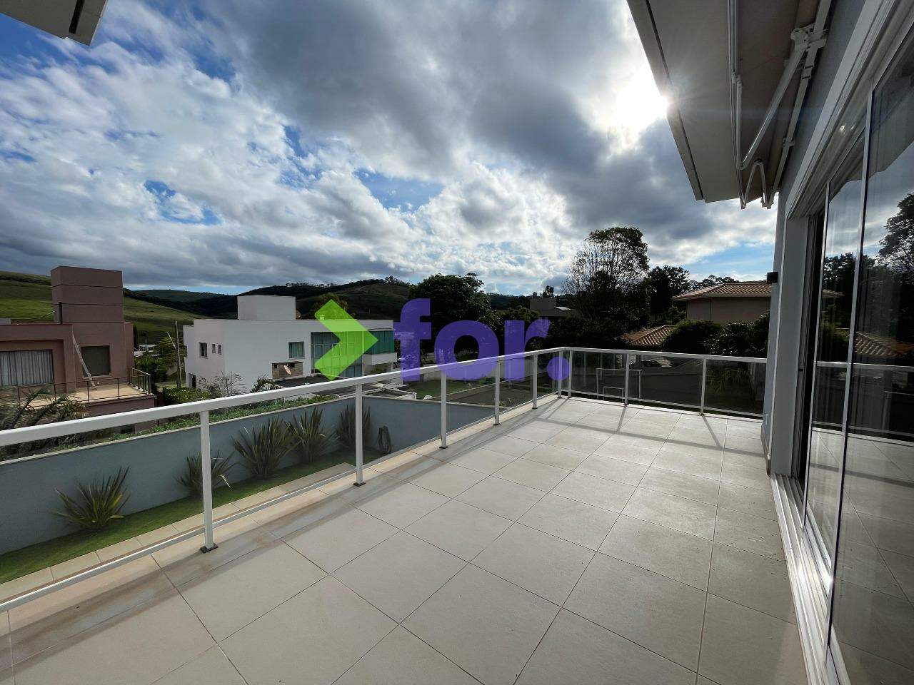 Casa em condomínio à venda no Alphaville Lagoa dos Ingleses: 