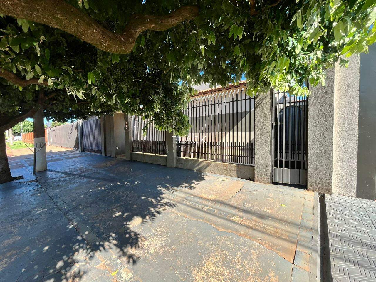 Casa à venda, 3 vagas, Vila Aurora – Dourados/MS