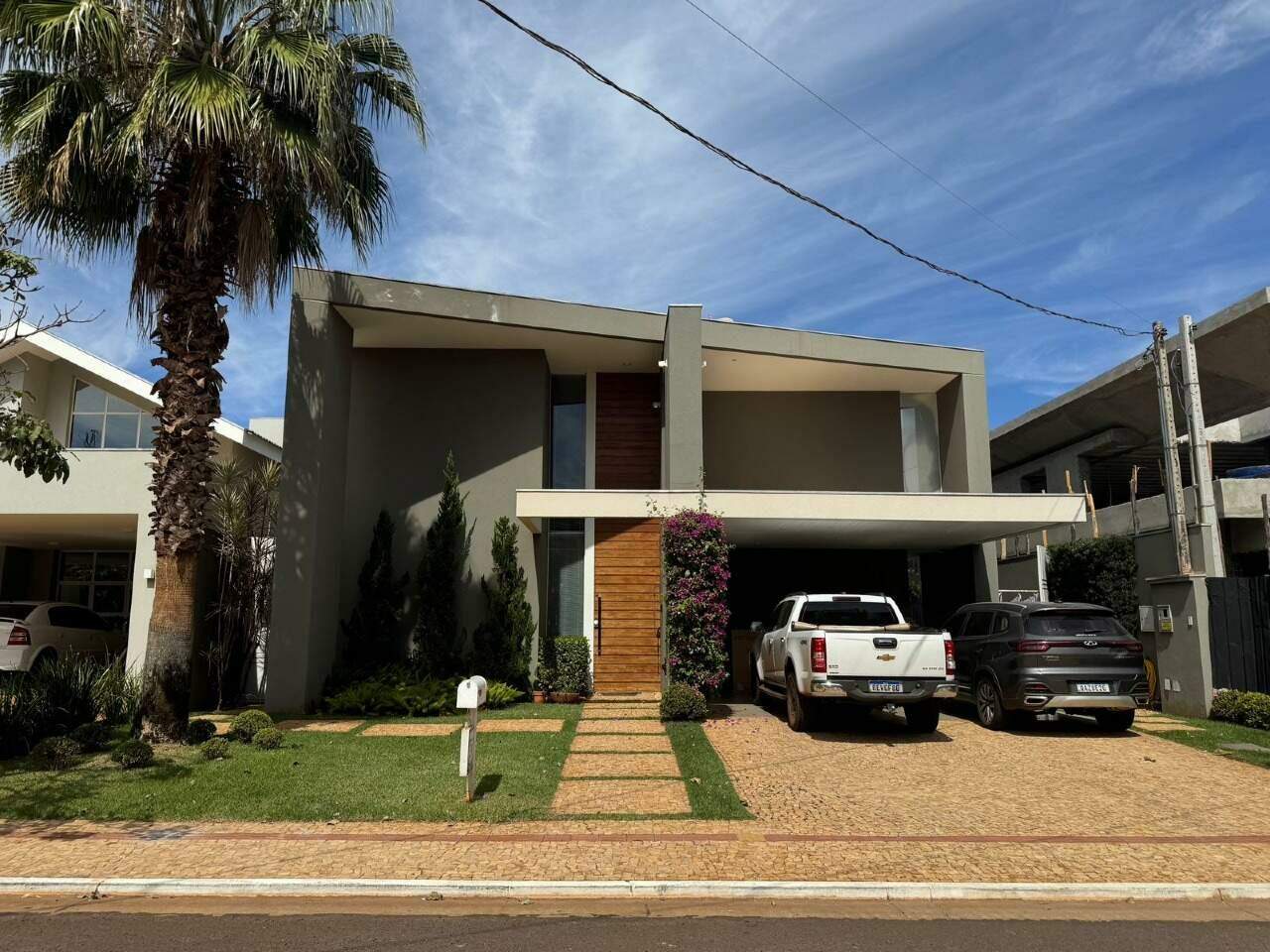 Sobrado em Condomínio á Venda – Ecoville I