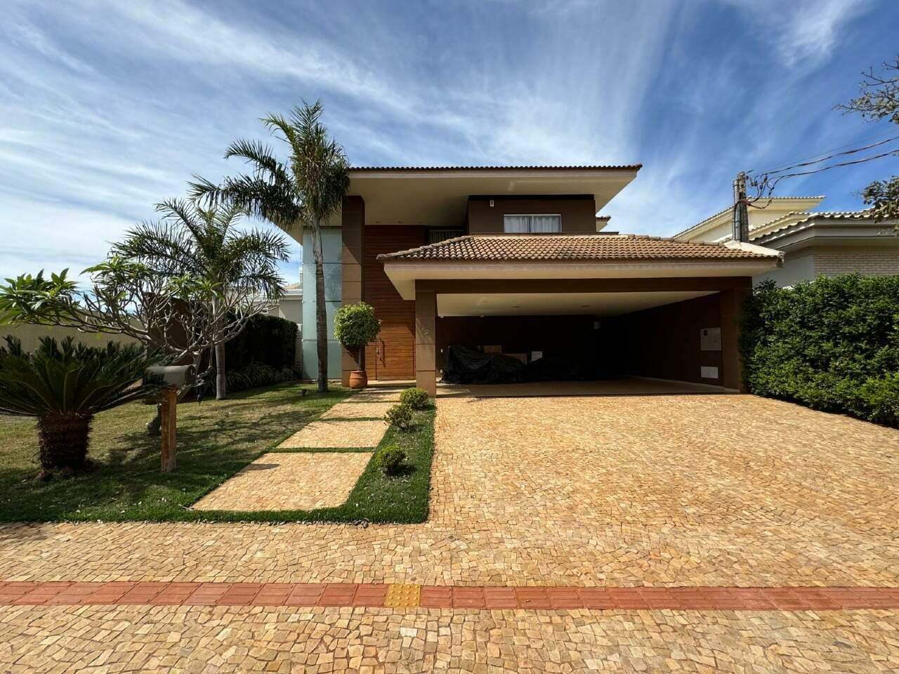 Sobrado em Condomínio à Venda – Ecoville I