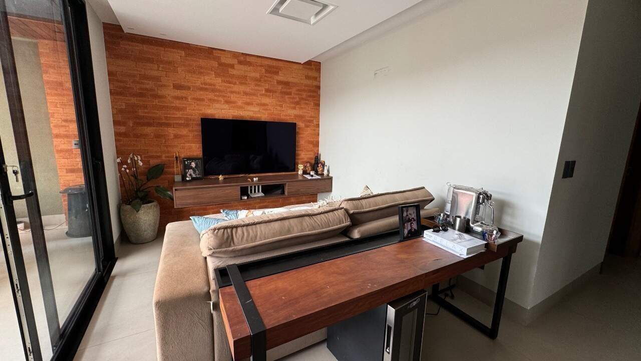 Casa à venda, 2 quartos, 1 suíte, 4 vagas, Residencial Cidade Jardim I – Dourados/MS