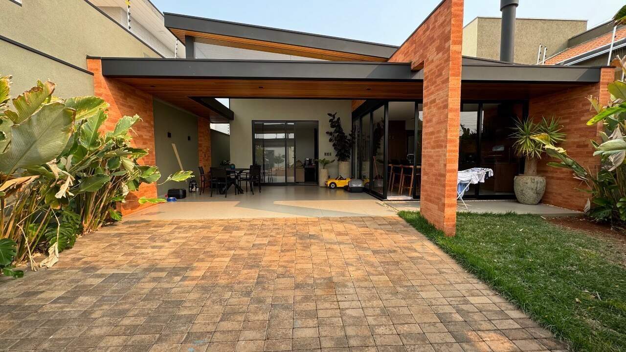 Casa à venda, 2 quartos, 1 suíte, 4 vagas, Residencial Cidade Jardim I – Dourados/MS