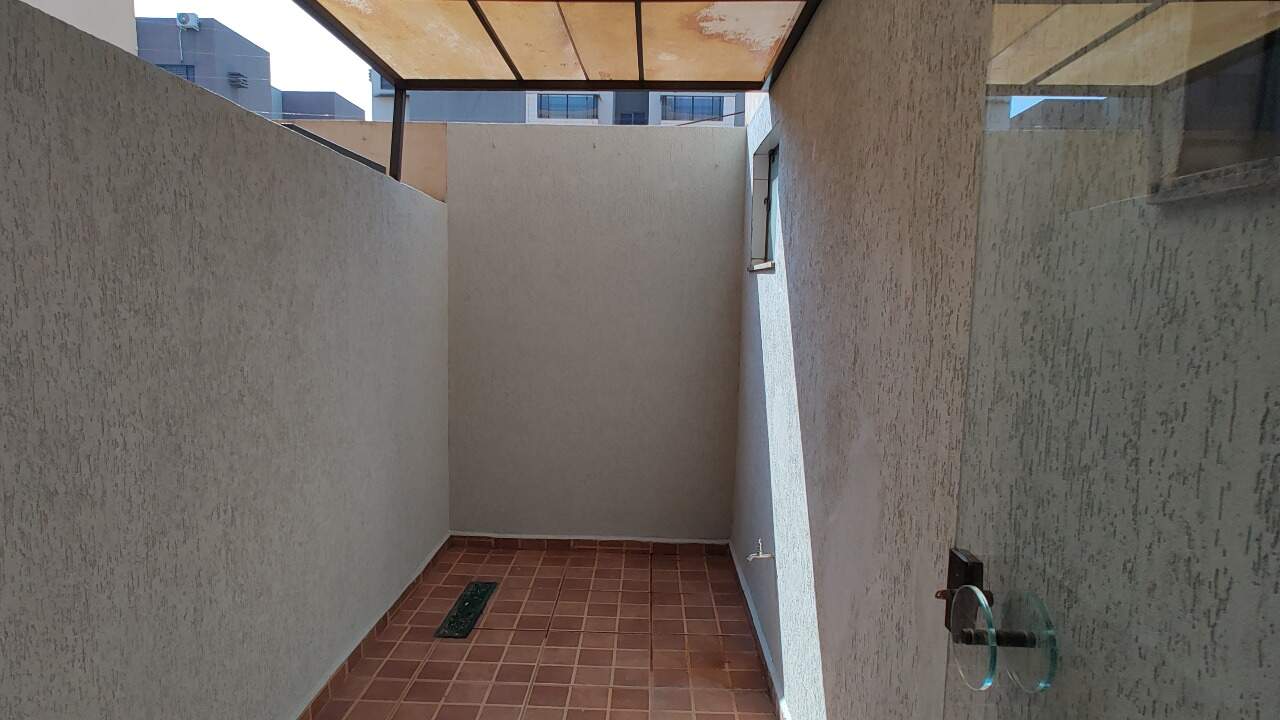 1 Suíte + 1 quarto na Rua Ponta Porã, quase esquina com Presidente Vargas