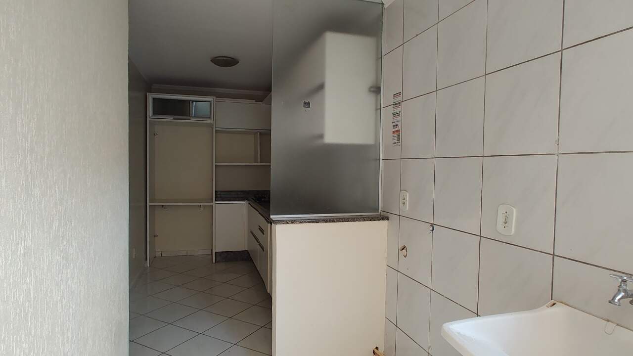 1 Suíte + 1 quarto na Rua Ponta Porã, quase esquina com Presidente Vargas