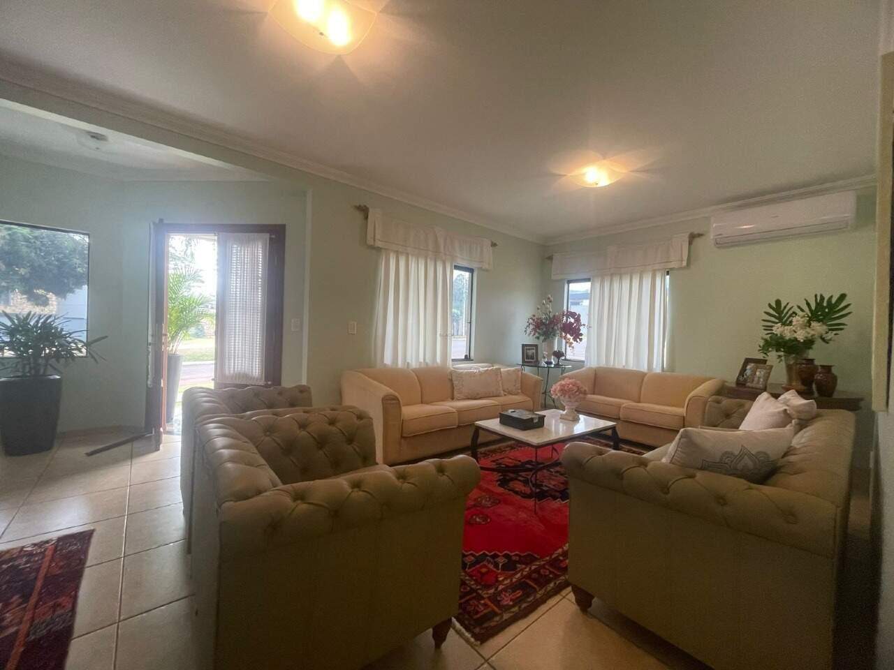 Maravilhosa casa à venda no Portal de Dourados