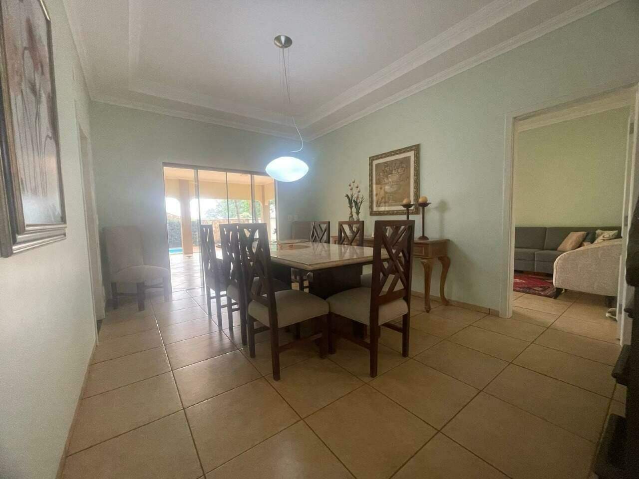 Maravilhosa casa à venda no Portal de Dourados