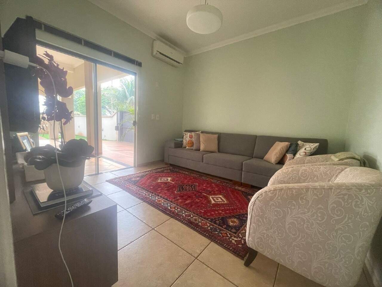 Maravilhosa casa à venda no Portal de Dourados