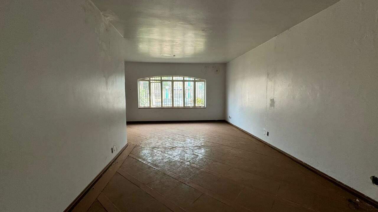 Casa à Venda – Ponto Comercial - Foto 3