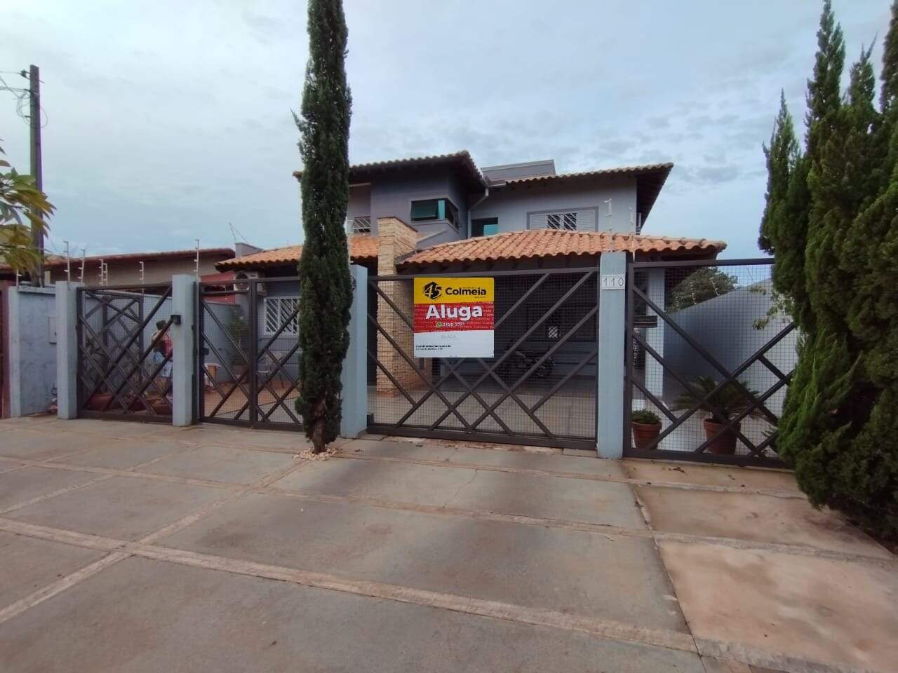 Lindo sobrado à venda, localizado no Parque Alvorada.