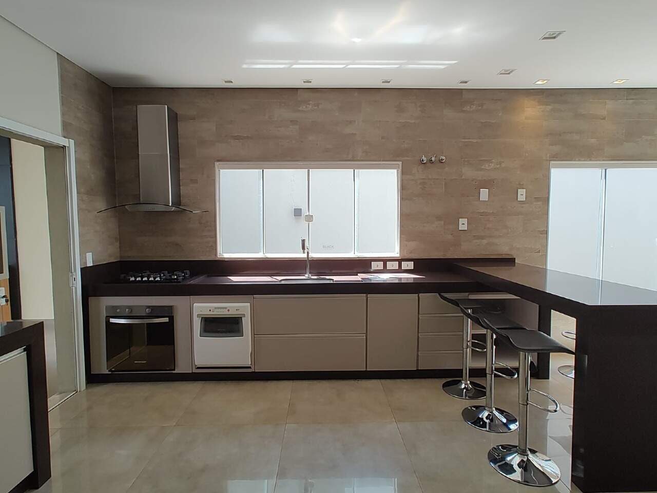 Casa à venda, 3 quartos, 1 suíte, 2 vagas, Parque Alvorada – Dourados/MS