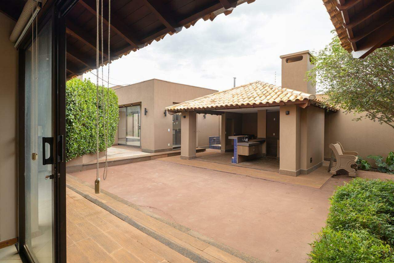 Excelente Casa com 1150 m2 de Terreno. - Foto 30