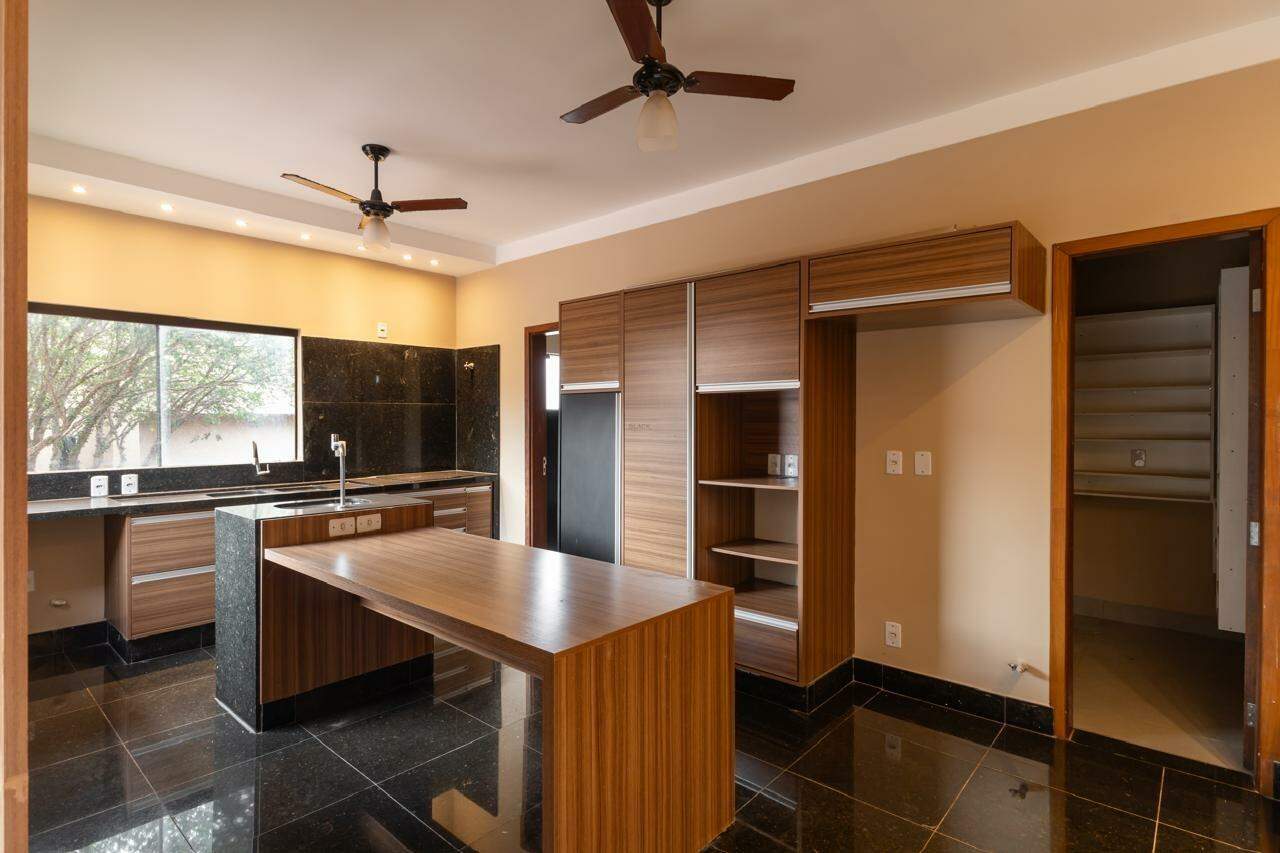 Excelente Casa com 1150 m2 de Terreno. - Foto 19