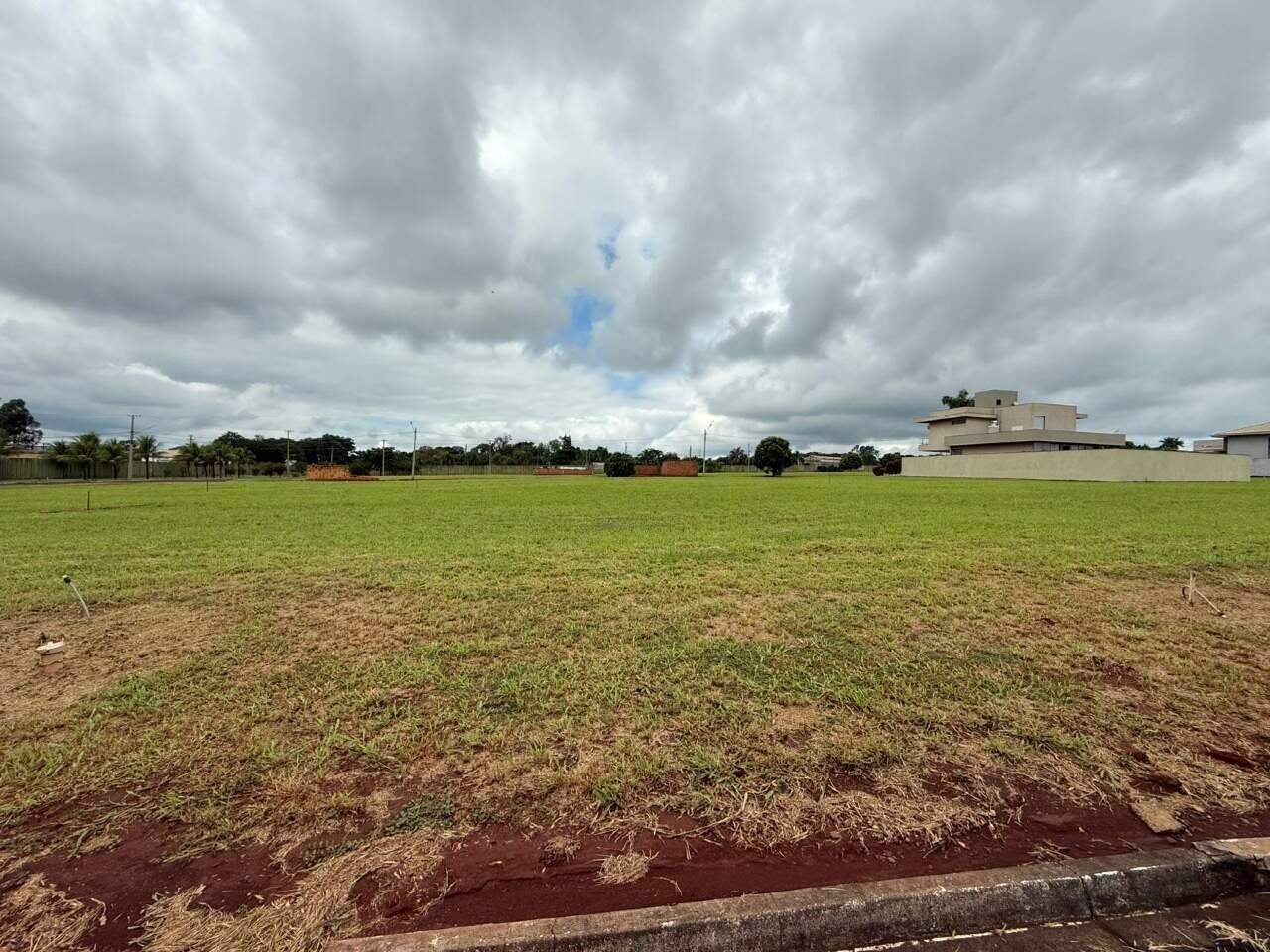 Terreno à Venda – Condominio Golden Park