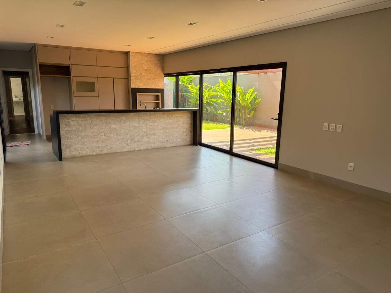 Casa Comercial Para Venda e Aluguel no Jardim das Palmeiras