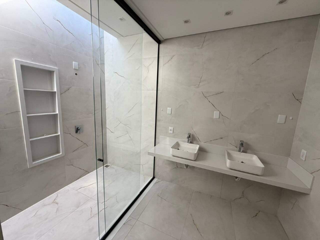 Casa Comercial Para Venda e Aluguel no Jardim das Palmeiras - Foto 17