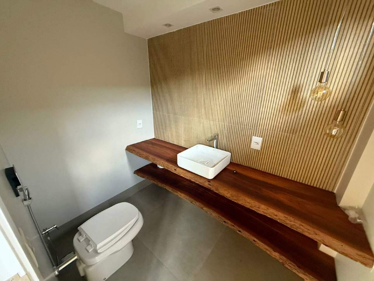 Casa Comercial Para Venda e Aluguel no Jardim das Palmeiras - Foto 11