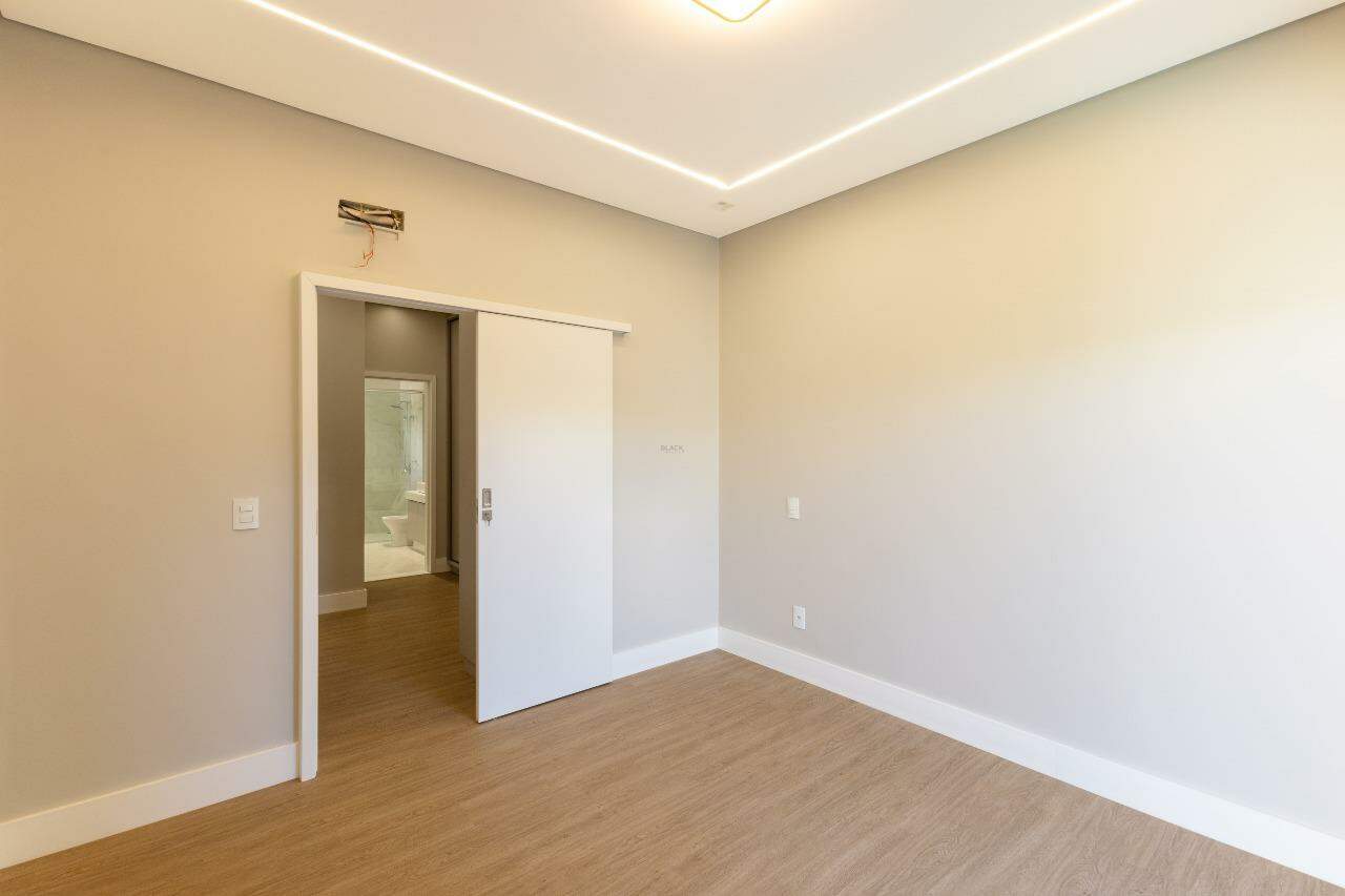 Casa em condomínio à venda, 4 vagas, Porto Seguro – Dourados/MS