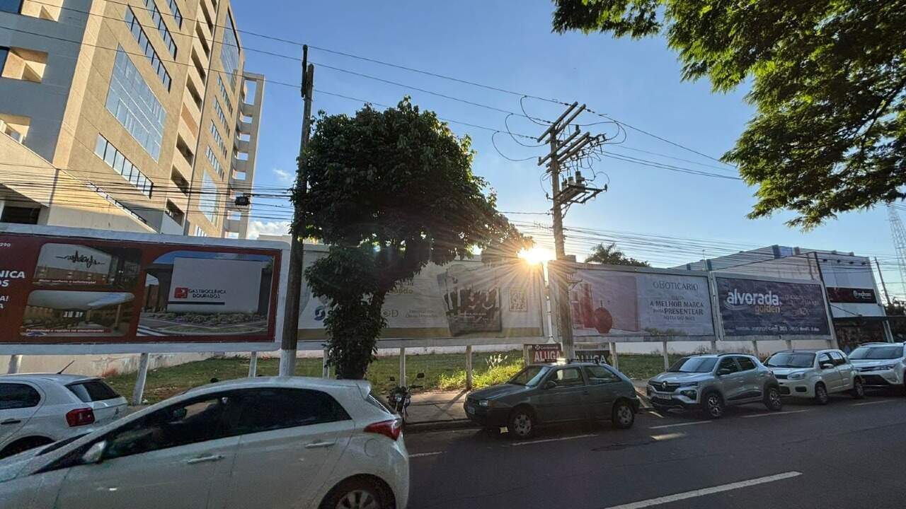 Terreno Comercial para Aluguel – Localização Estratégica na Av. Presidente Vargas