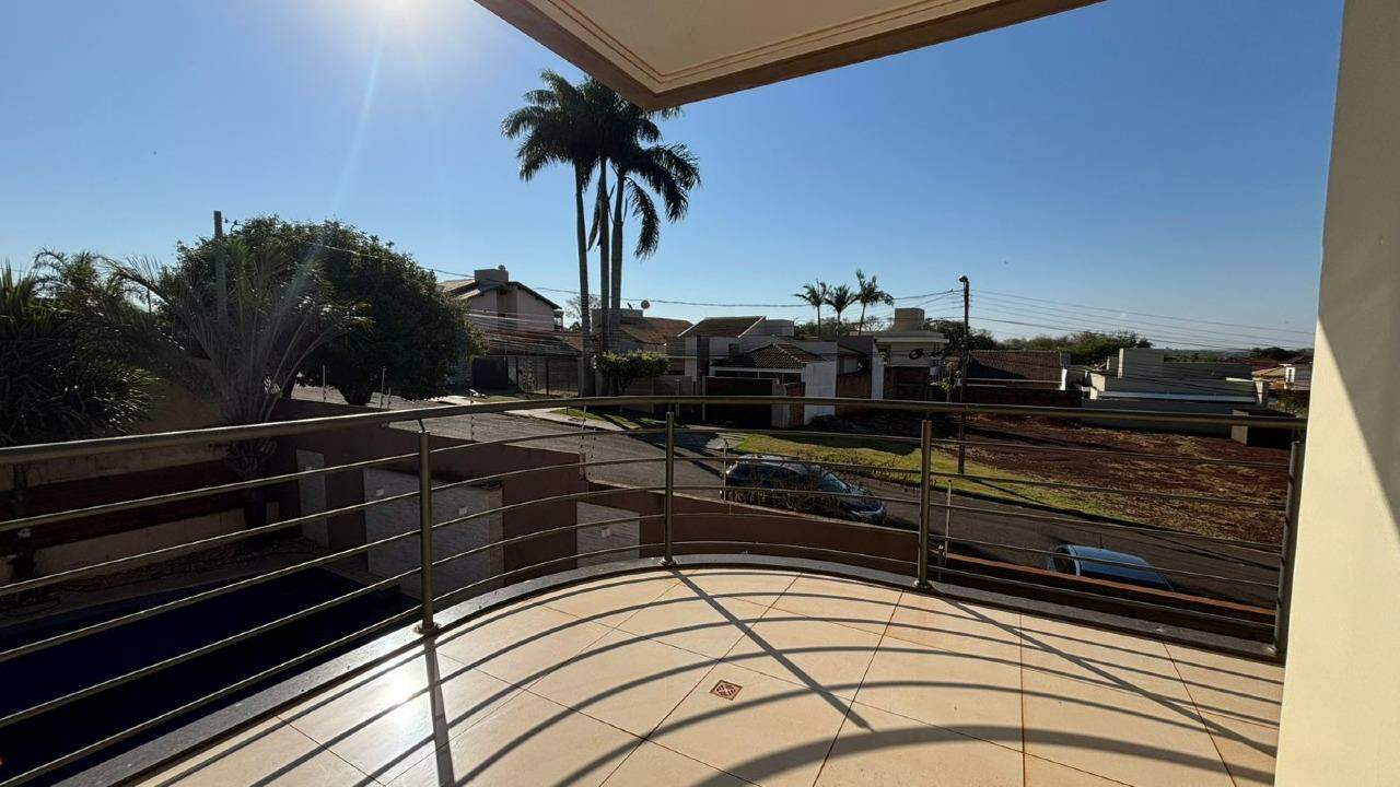 Residência espaçosa com lazer completo e amplo terreno - Foto 20