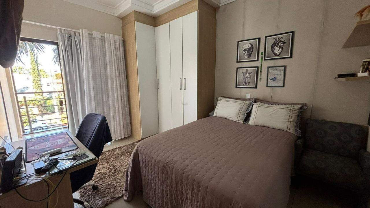 Residência espaçosa com lazer completo e amplo terreno - Foto 27