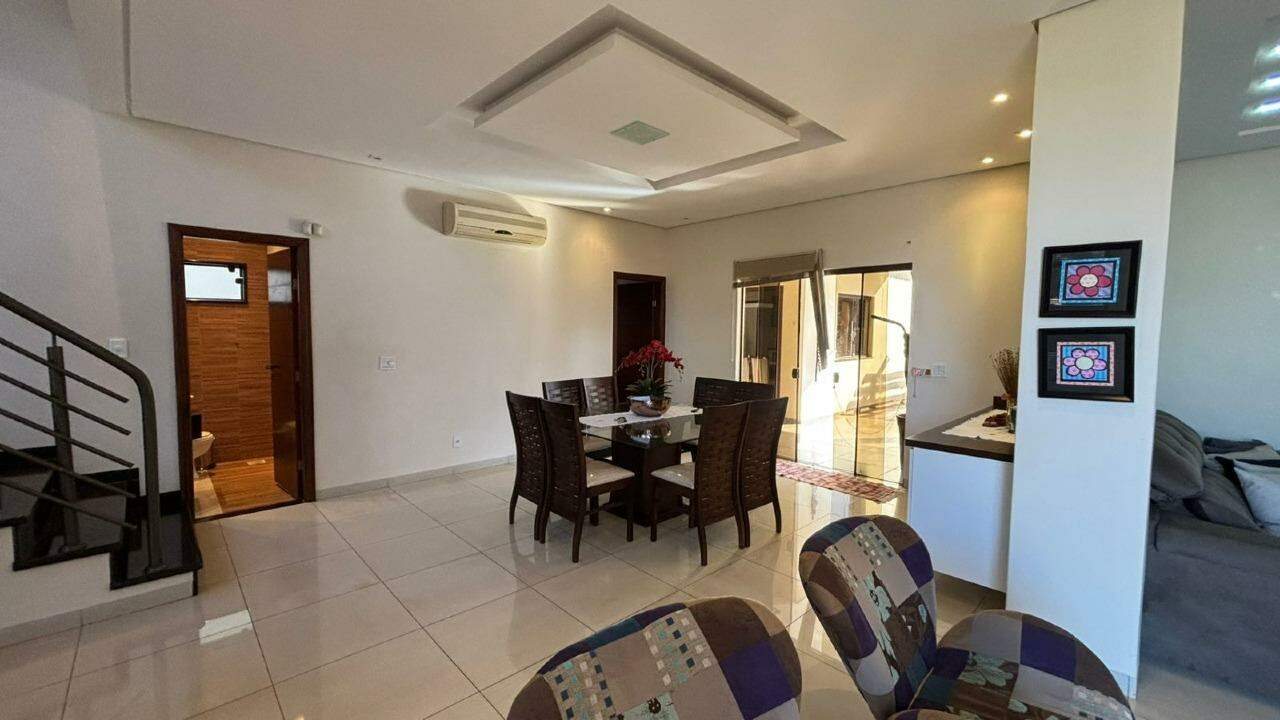 Residência espaçosa com lazer completo e amplo terreno - Foto 4