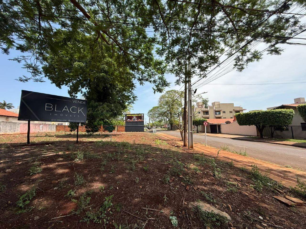 Esquina Comercial a venda – 100m da Unigran