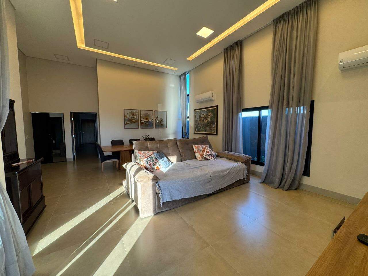 Excelente casa no Condomínio Goldon Park