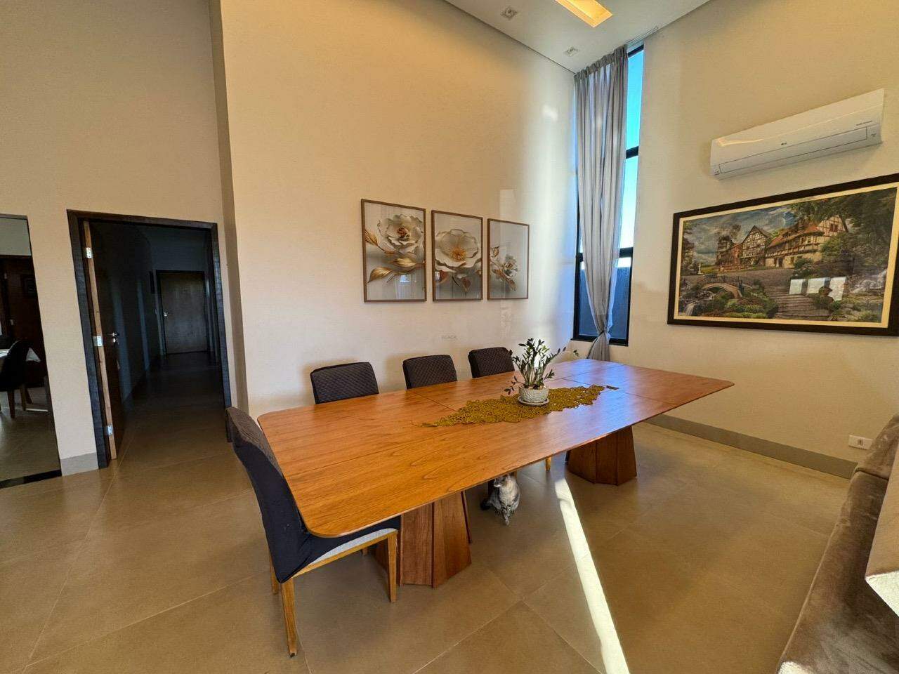 Excelente casa no Condomínio Goldon Park
