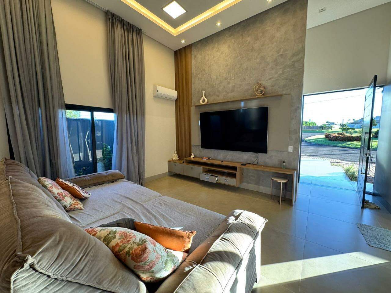 Excelente casa no Condomínio Goldon Park