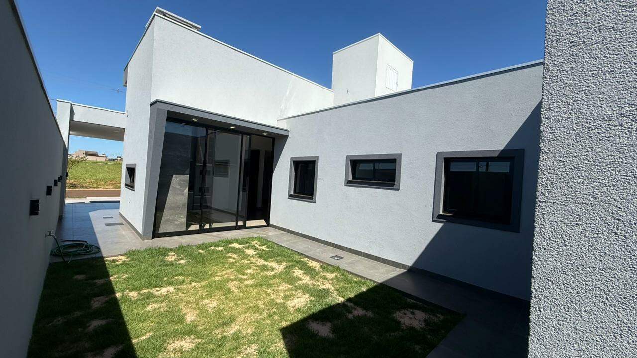 Belíssima CASA DE ALTO PADRÃO NO CONDOMÍNIO VIVERE DO LAGO