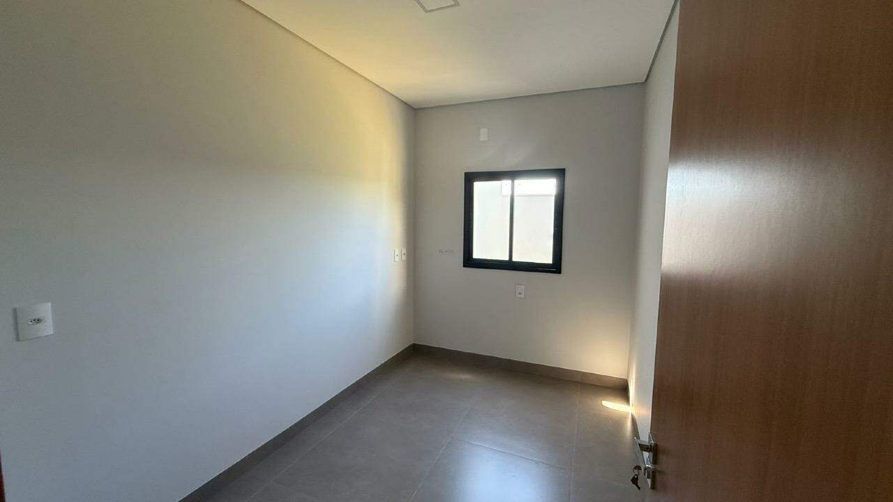 Belíssima CASA DE ALTO PADRÃO NO CONDOMÍNIO VIVERE DO LAGO - Foto 13