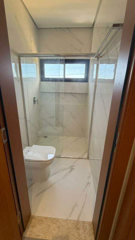 Belíssima CASA DE ALTO PADRÃO NO CONDOMÍNIO VIVERE DO LAGO - Foto 14