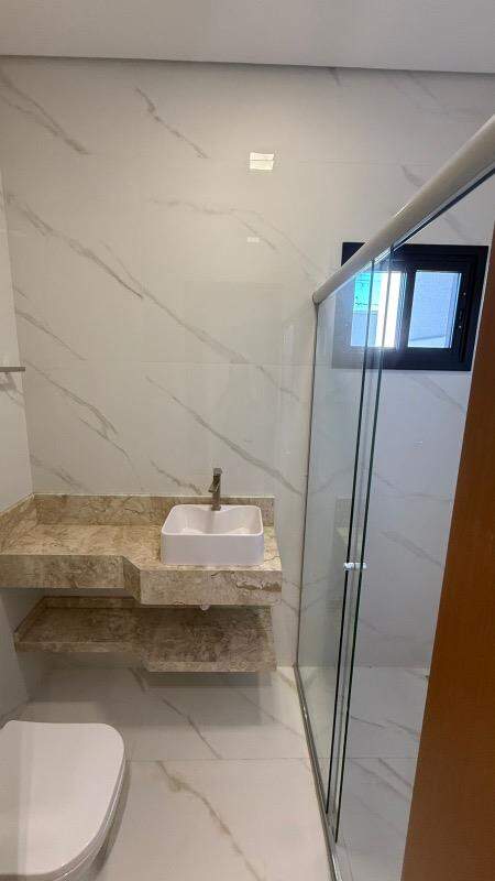 Belíssima CASA DE ALTO PADRÃO NO CONDOMÍNIO VIVERE DO LAGO - Foto 16