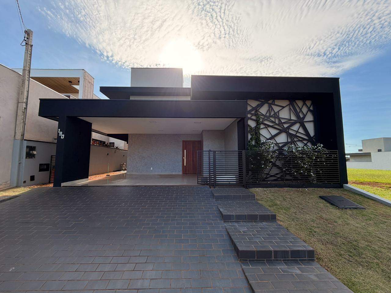 Casa em condomínio à venda, 2 quartos, 1 suíte, 4 vagas, Porto Seguro – Dourados/MS