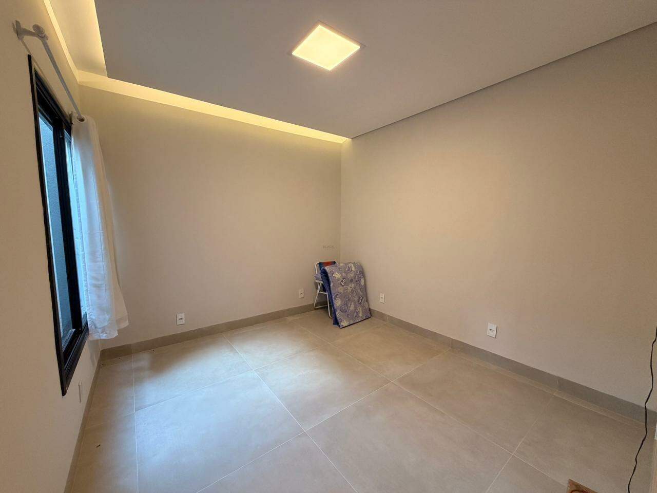 Casa em condomínio à venda, 2 quartos, 1 suíte, 4 vagas, Porto Seguro – Dourados/MS
