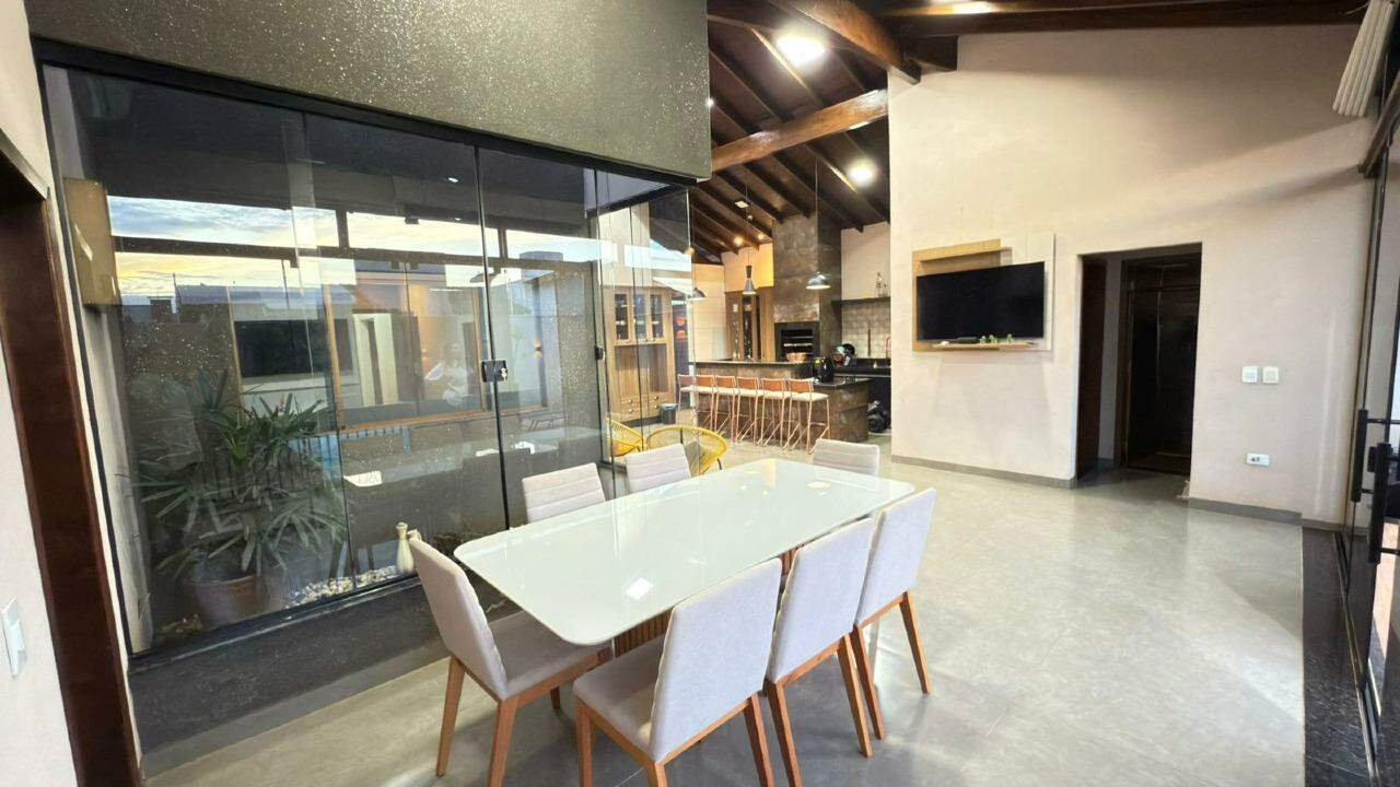 Casa para aluguel, 2 quartos, 1 suíte, 2 vagas, Jardim dos Estados – Dourados/MS