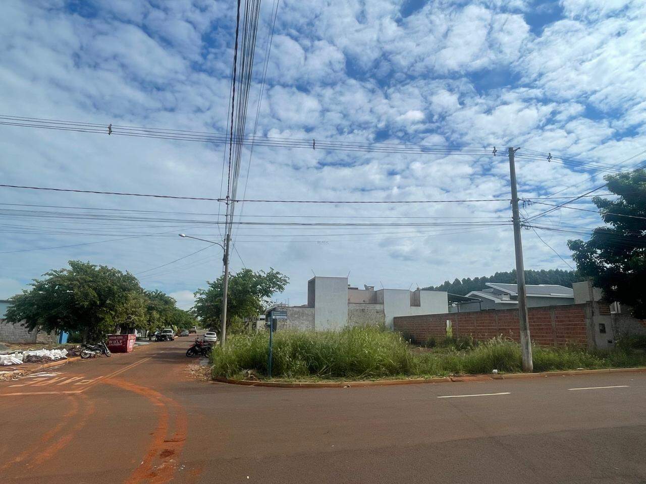 Terreno de esquina em bairro com alta valorização no Cristhais II - Foto 4