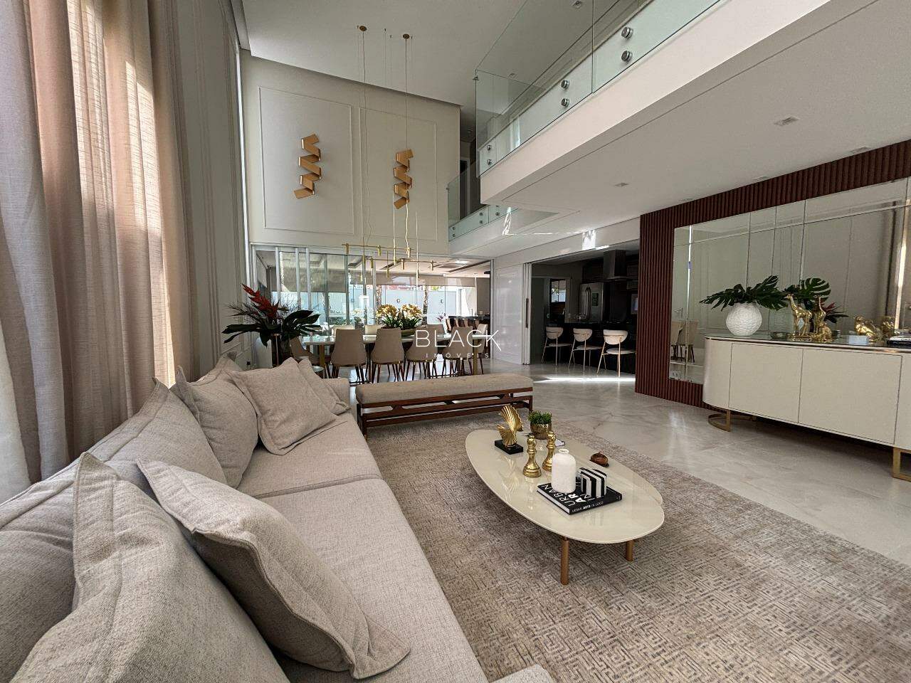 Casa triplex à venda – Alphaville II