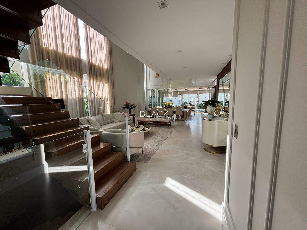 Casa triplex à venda – Alphaville II