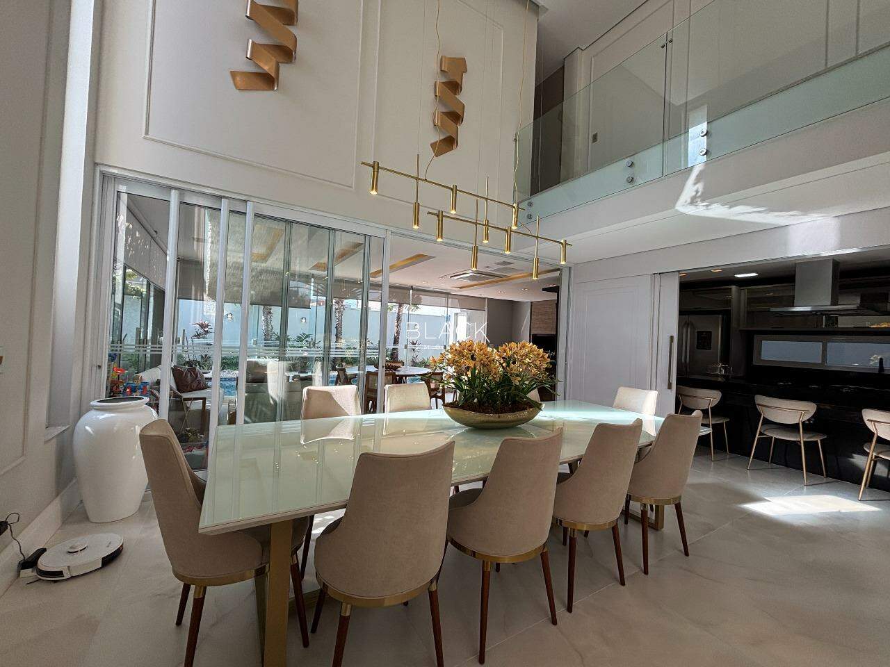 Casa triplex à venda – Alphaville II