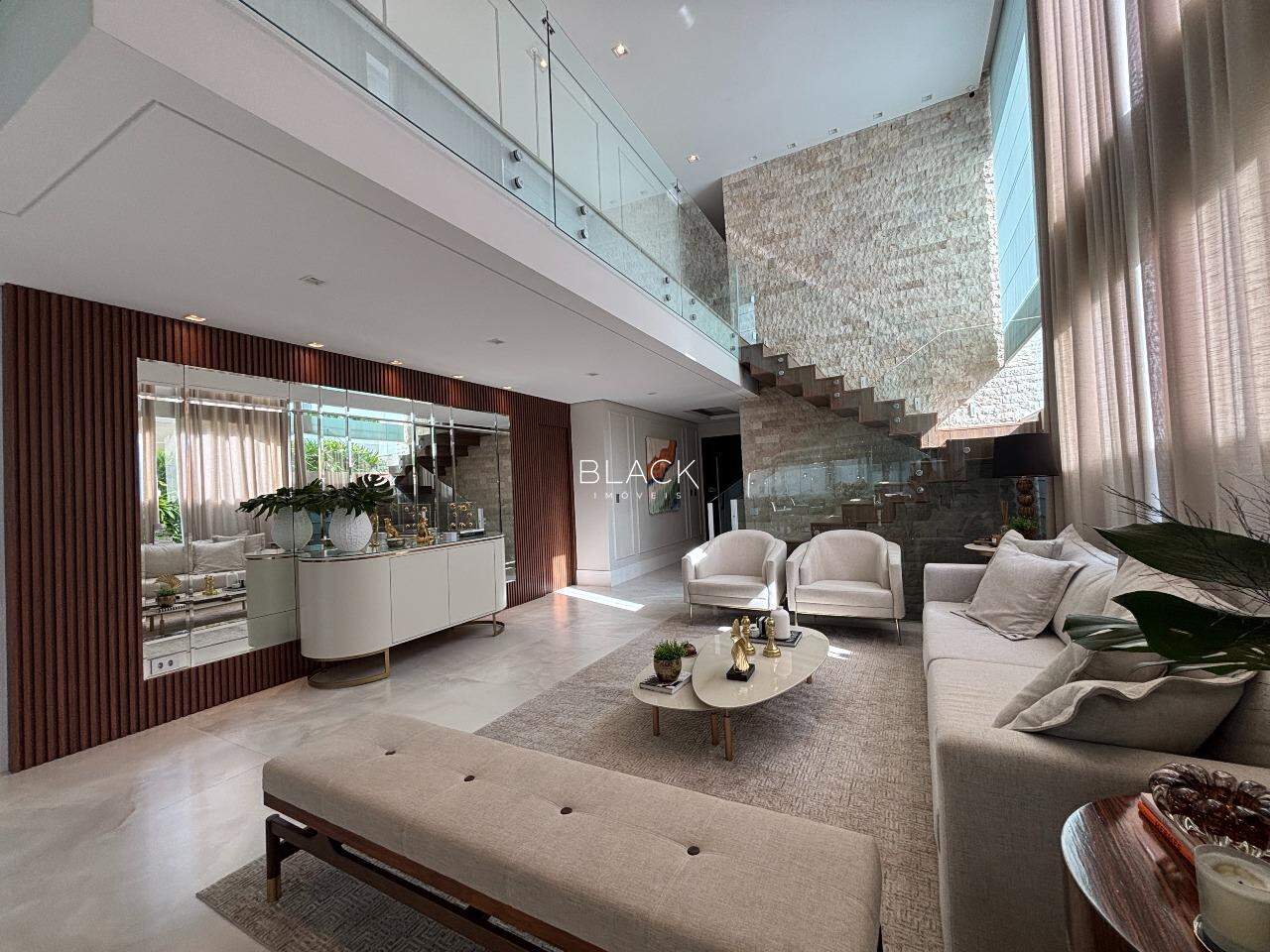 Casa triplex à venda – Alphaville II
