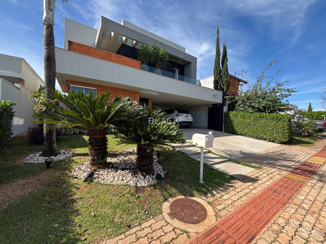 Casa triplex à venda – Alphaville II