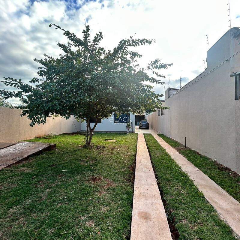 Casa térrea à venda no Bairro Caiçara