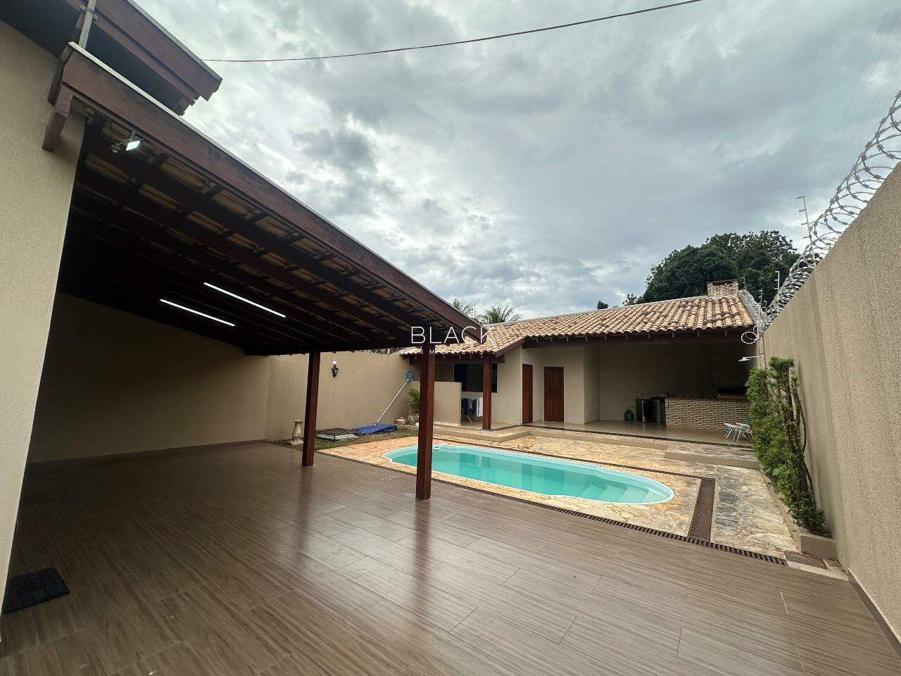 Casa térrea à venda no Bairro Caiçara