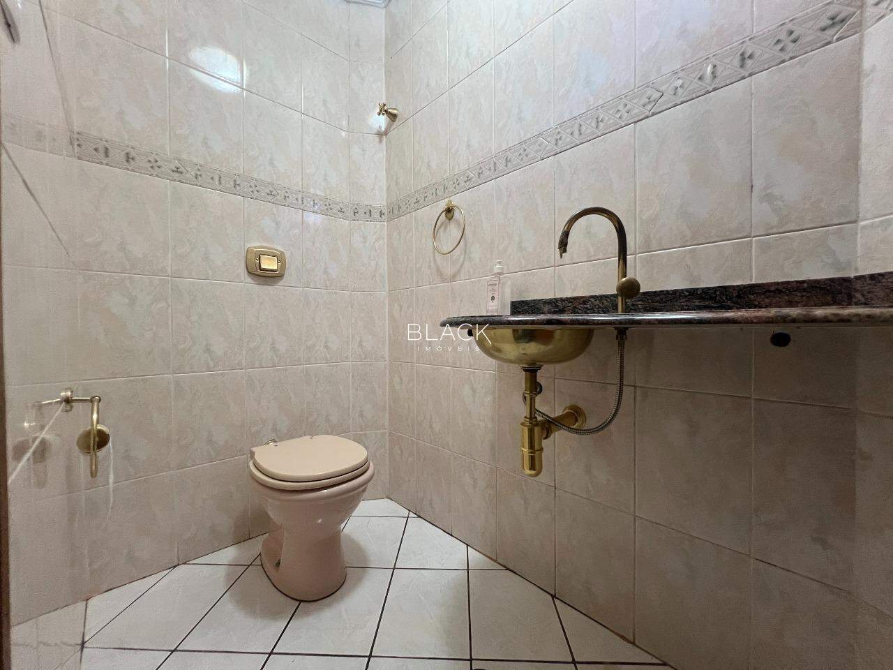 Sobrado no Carandá Bosque 7 quartos (6 suítes).