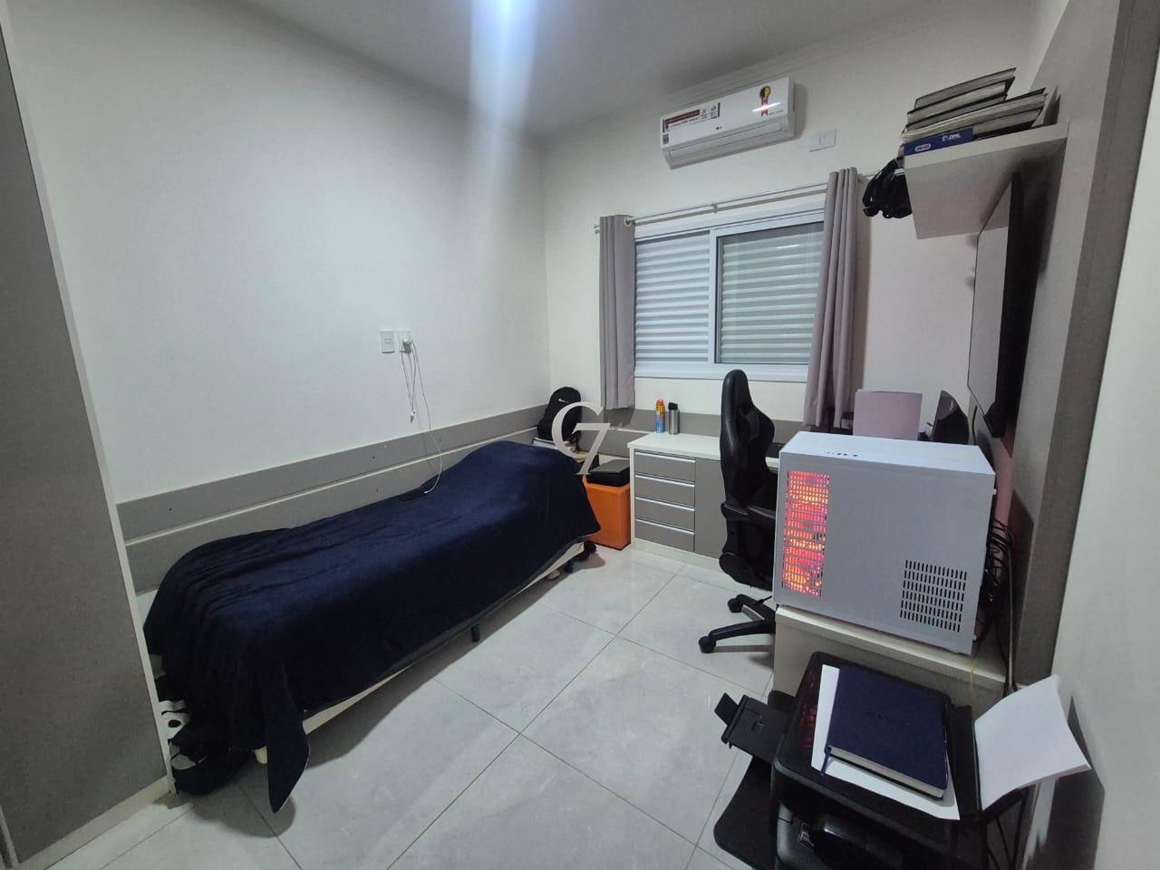 Casa à venda no Condomínio Jardim Guarujá : 